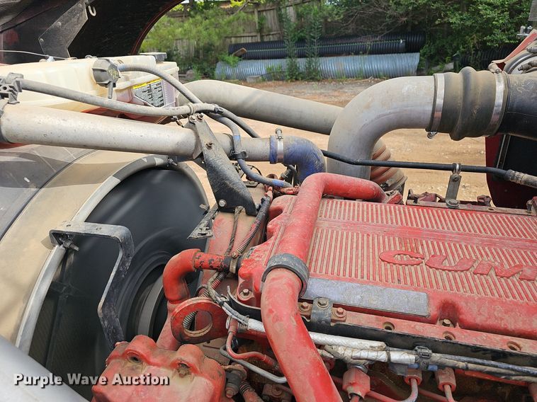 image for item EJ5513 2016 Kenworth  W900 semi truck