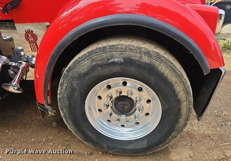 image for item EJ5513 2016 Kenworth  W900 semi truck