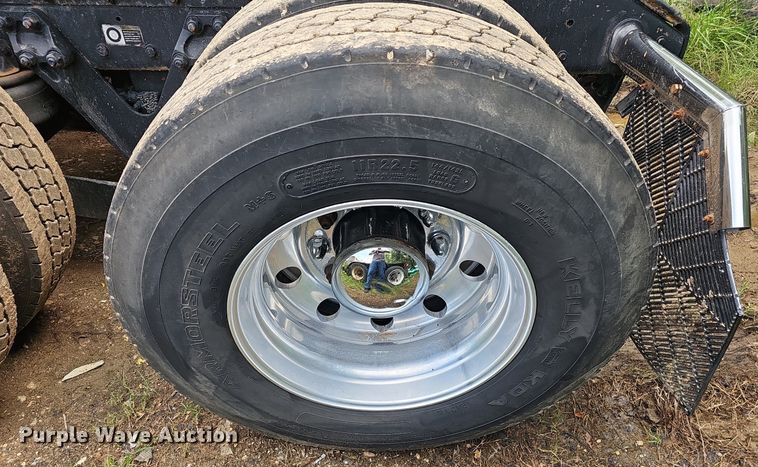 image for item EJ5513 2016 Kenworth  W900 semi truck