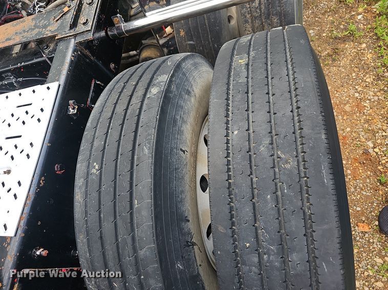 image for item EJ5513 2016 Kenworth  W900 semi truck