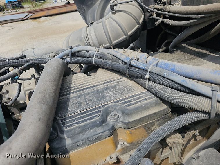 image for item EJ5600 2006 Peterbilt  387 semi truck