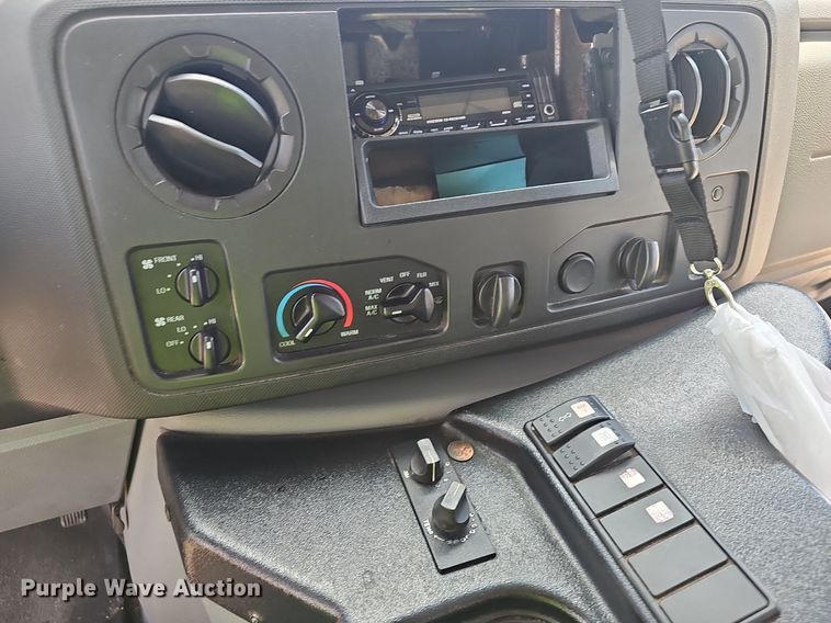 image for item EJ5602 2013 Ford Super Duty E350 shuttle bus