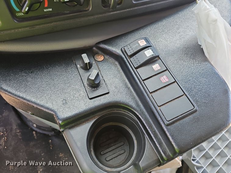 image for item EJ5602 2013 Ford Super Duty E350 shuttle bus