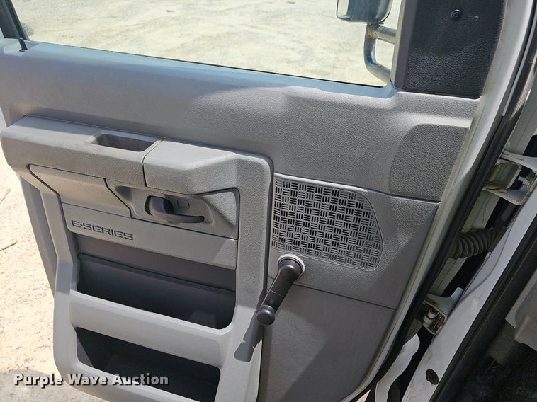 image for item EJ5602 2013 Ford Super Duty E350 shuttle bus