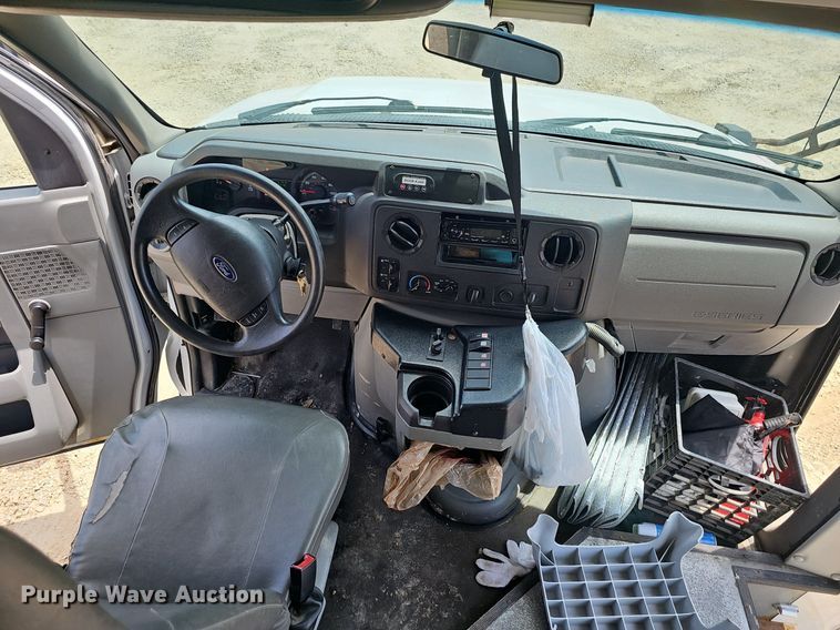 image for item EJ5602 2013 Ford Super Duty E350 shuttle bus
