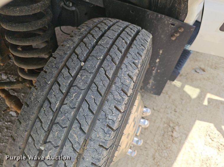 image for item EJ5602 2013 Ford Super Duty E350 shuttle bus