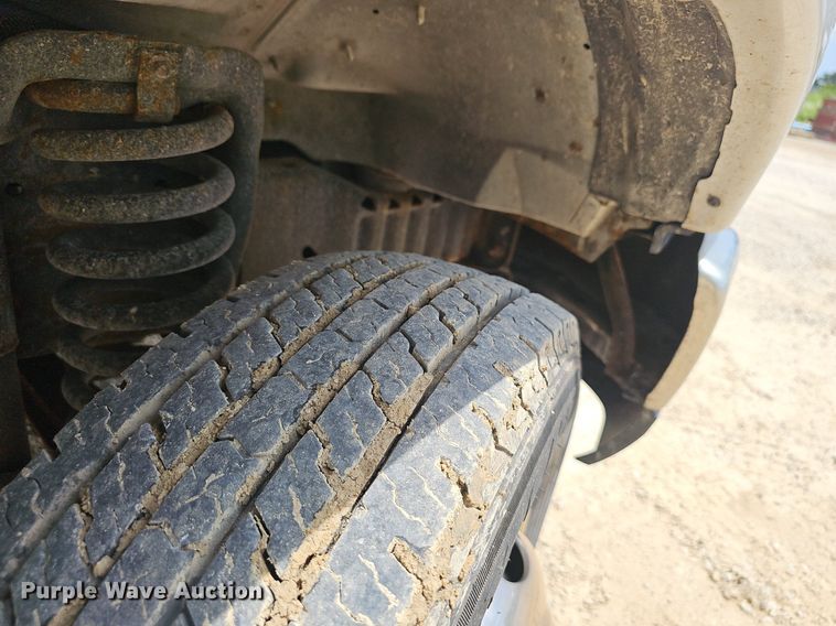 image for item EJ5602 2013 Ford Super Duty E350 shuttle bus