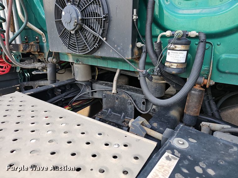 image for item EJ5635 2017 Freightliner  Cascadia 125 semi truck