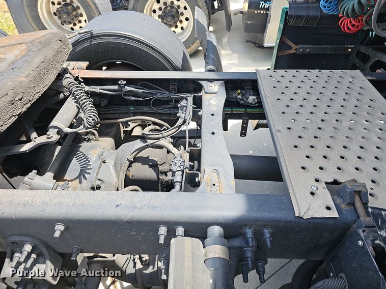 image for item EJ5635 2017 Freightliner  Cascadia 125 semi truck