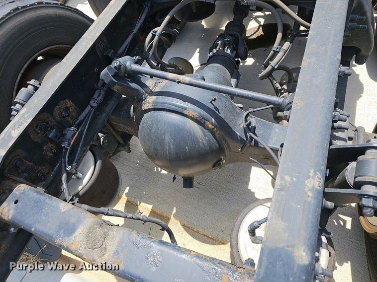 image for item EJ5635 2017 Freightliner  Cascadia 125 semi truck