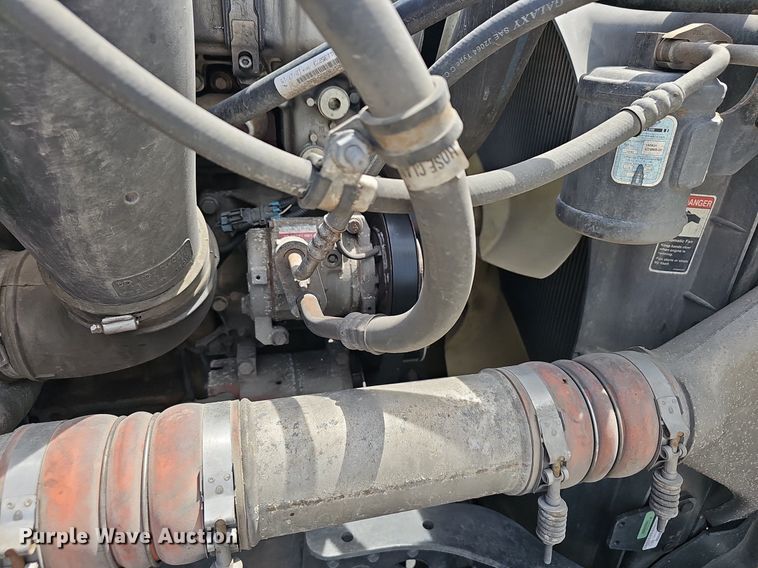 image for item EJ5635 2017 Freightliner  Cascadia 125 semi truck