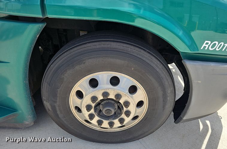 image for item EJ5635 2017 Freightliner  Cascadia 125 semi truck