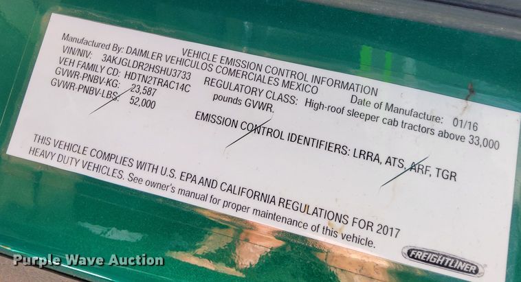 image for item EJ5635 2017 Freightliner  Cascadia 125 semi truck