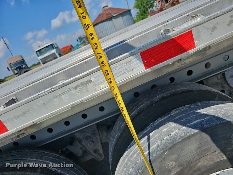 image for item EJ5678 2013 Hyundai Translead FC2480122-S flatbed trailer