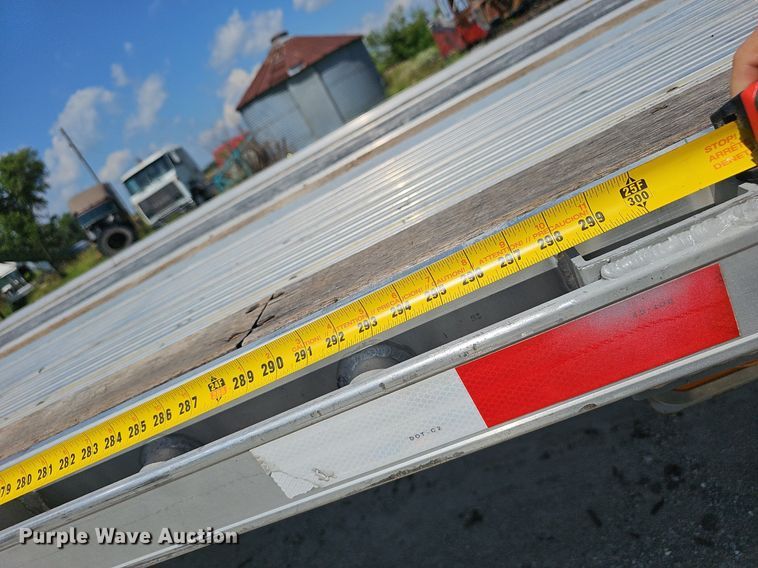 image for item EJ5678 2013 Hyundai Translead FC2480122-S flatbed trailer