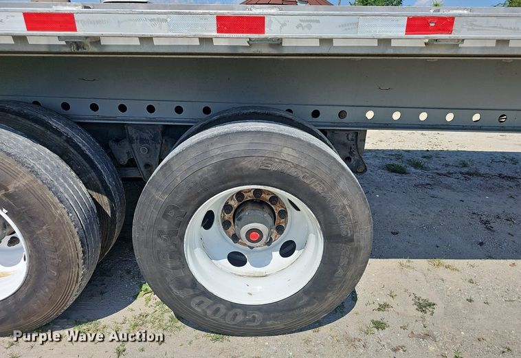 image for item EJ5678 2013 Hyundai Translead FC2480122-S flatbed trailer