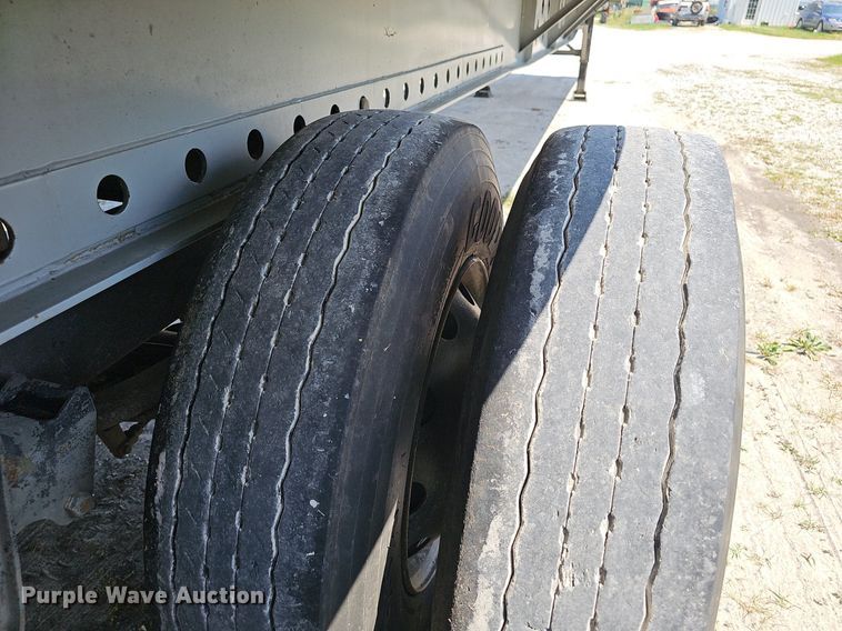 image for item EJ5678 2013 Hyundai Translead FC2480122-S flatbed trailer