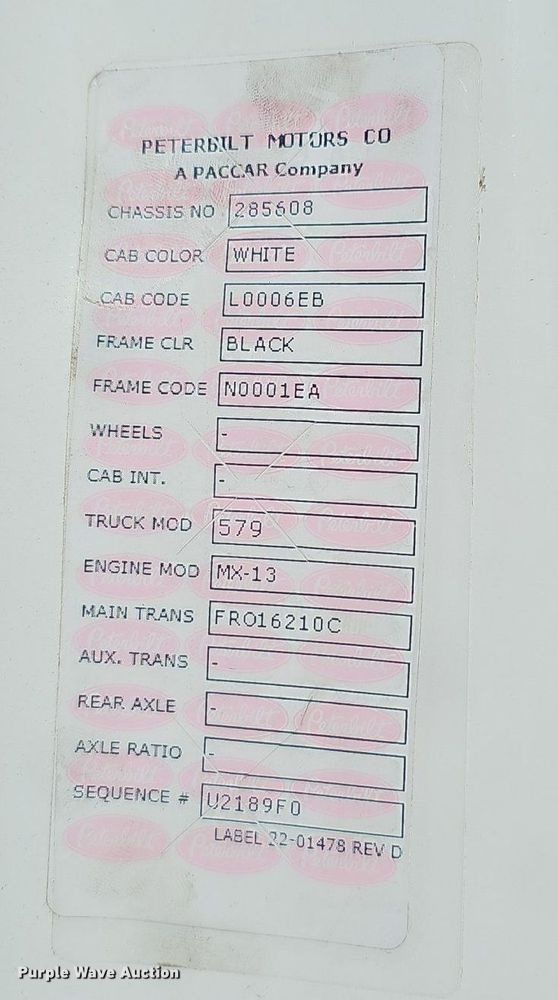 image for item EJ5684 2015 Peterbilt  579 semi truck