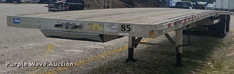 image for item EJ5707 2019 Reitnouer flatbed trailer