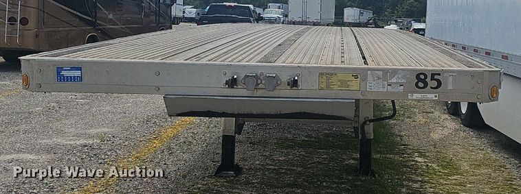 image for item EJ5707 2019 Reitnouer flatbed trailer