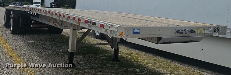 image for item EJ5707 2019 Reitnouer flatbed trailer