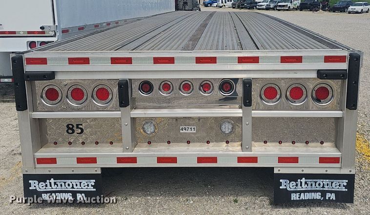 image for item EJ5707 2019 Reitnouer flatbed trailer