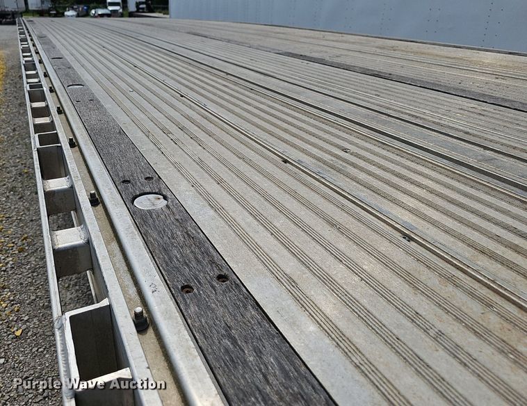 image for item EJ5707 2019 Reitnouer flatbed trailer