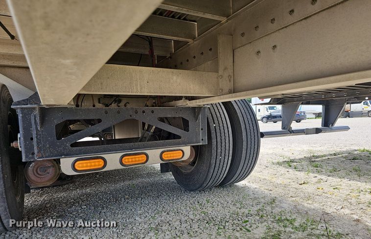 image for item EJ5707 2019 Reitnouer flatbed trailer