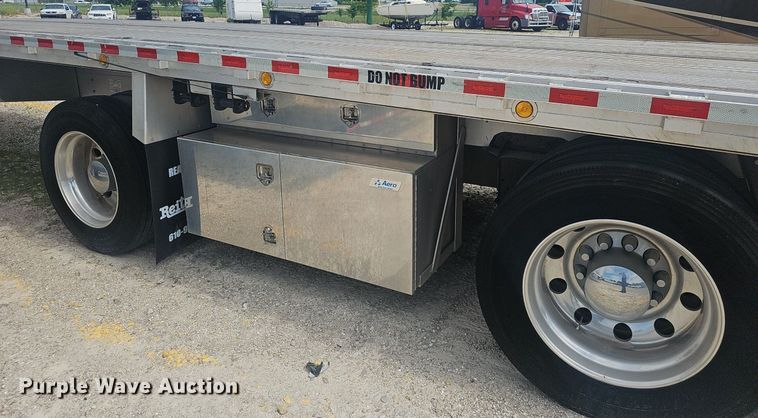 image for item EJ5707 2019 Reitnouer flatbed trailer