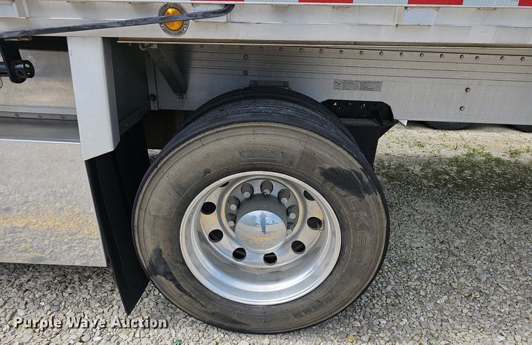 image for item EJ5707 2019 Reitnouer flatbed trailer