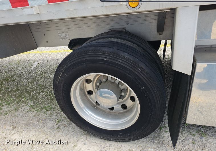 image for item EJ5707 2019 Reitnouer flatbed trailer