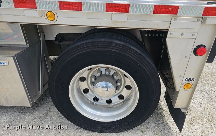 image for item EJ5707 2019 Reitnouer flatbed trailer