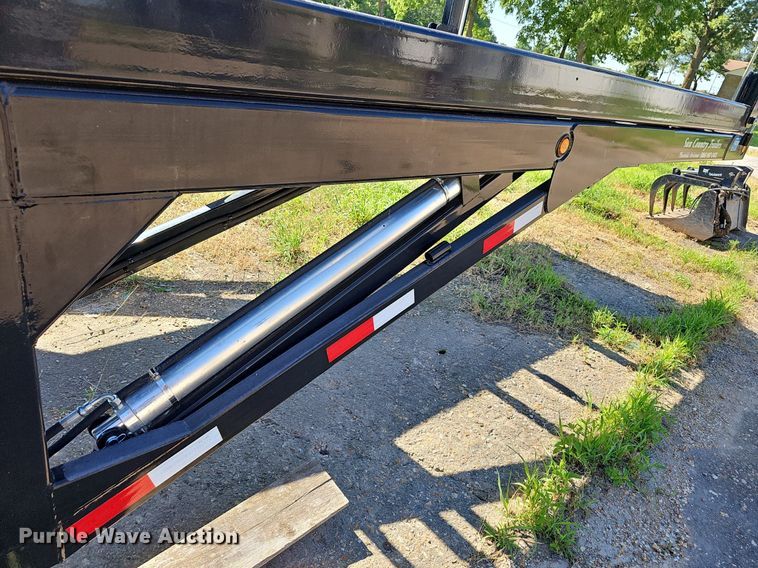 image for item EJ5709 2020 Sun Country Trailers car carrier