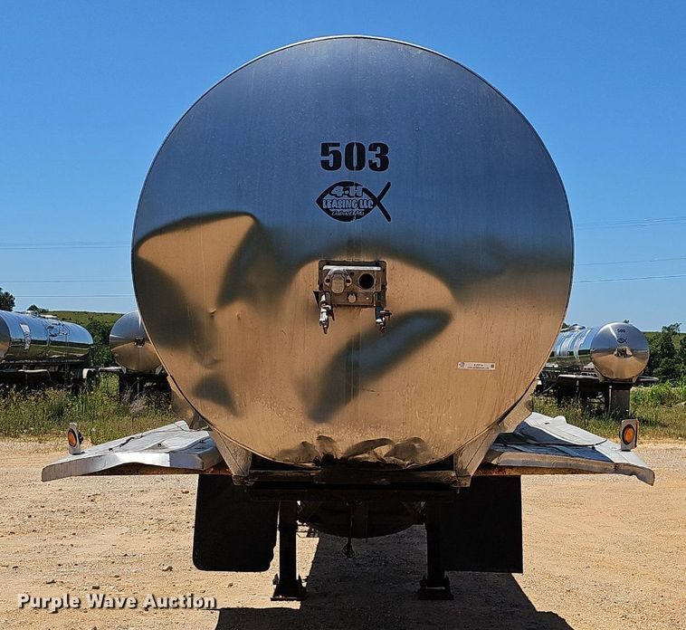 image for item EJ5714 1989 Walker  Stainless Steel tank trailer