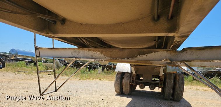 image for item EJ5714 1989 Walker  Stainless Steel tank trailer