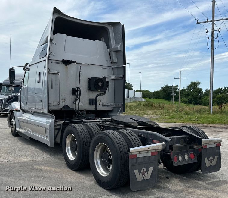 image for item EJ6891 2020 Western Star  5700XE semi truck