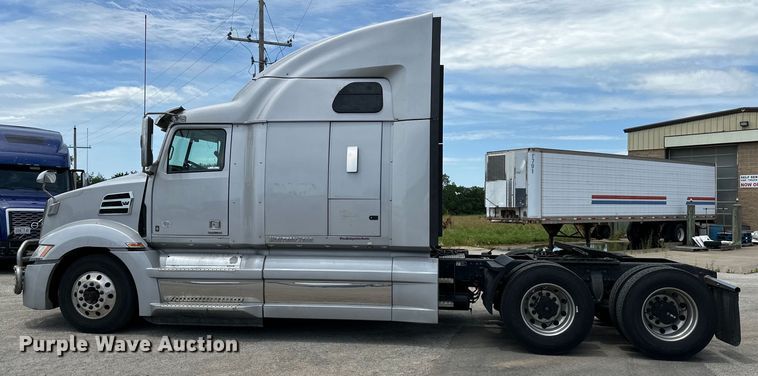 image for item EJ6891 2020 Western Star  5700XE semi truck