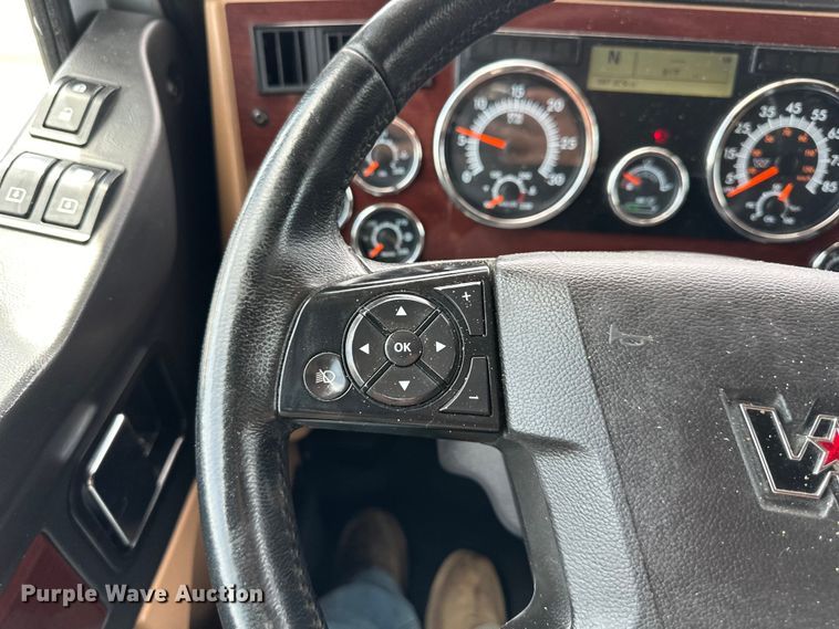 image for item EJ6891 2020 Western Star  5700XE semi truck