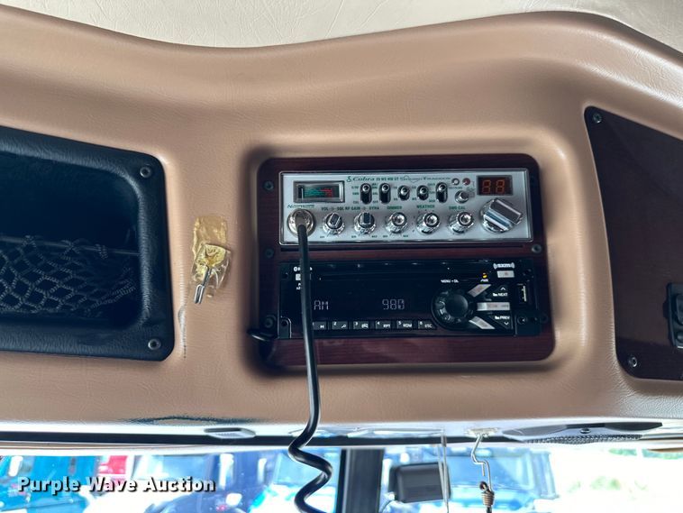 image for item EJ6891 2020 Western Star  5700XE semi truck