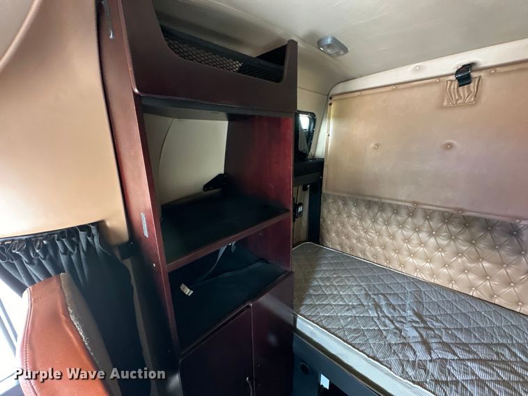 image for item EJ6891 2020 Western Star  5700XE semi truck