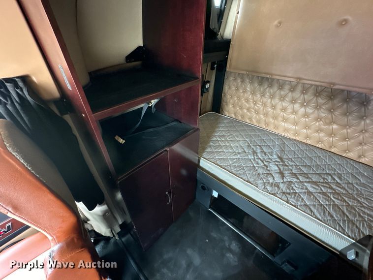 image for item EJ6891 2020 Western Star  5700XE semi truck