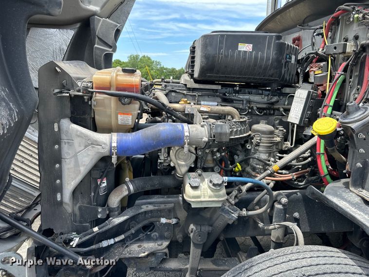 image for item EJ6891 2020 Western Star  5700XE semi truck