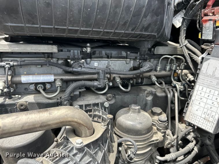 image for item EJ6891 2020 Western Star  5700XE semi truck