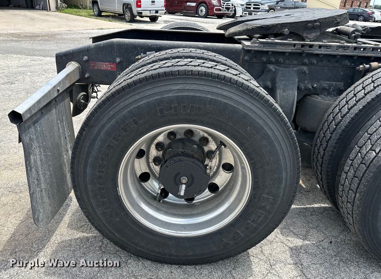 image for item EJ6891 2020 Western Star  5700XE semi truck