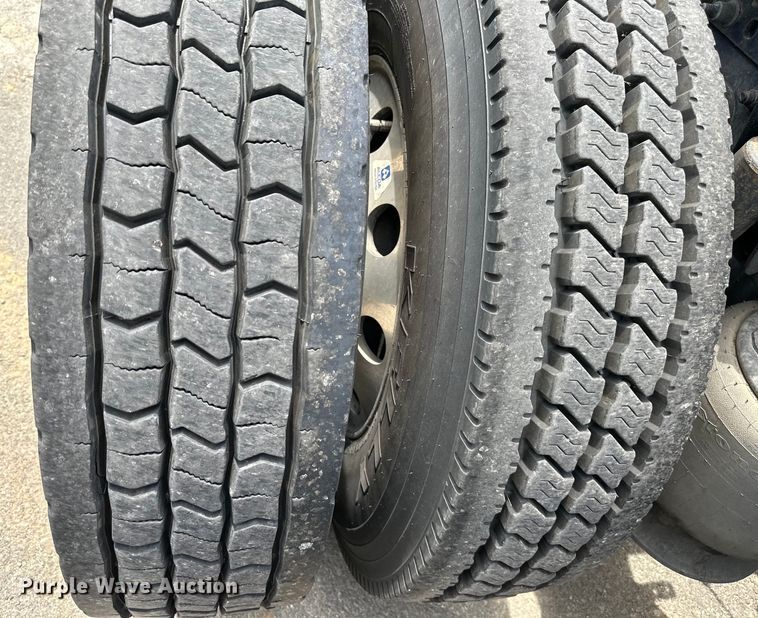 image for item EJ6891 2020 Western Star  5700XE semi truck