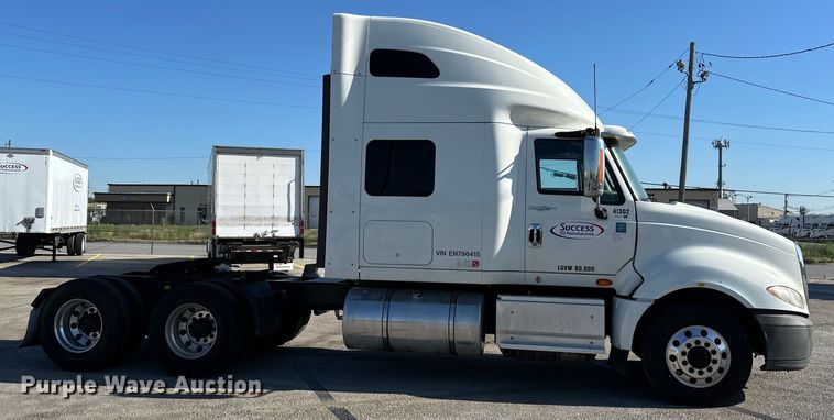 image for item EJ6894 2014 International  ProStar Plus 122 semi truck