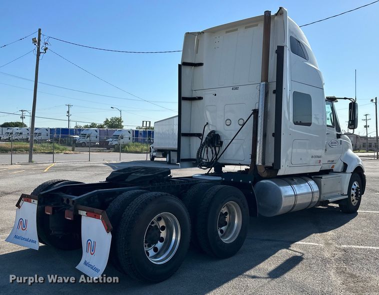 image for item EJ6894 2014 International  ProStar Plus 122 semi truck