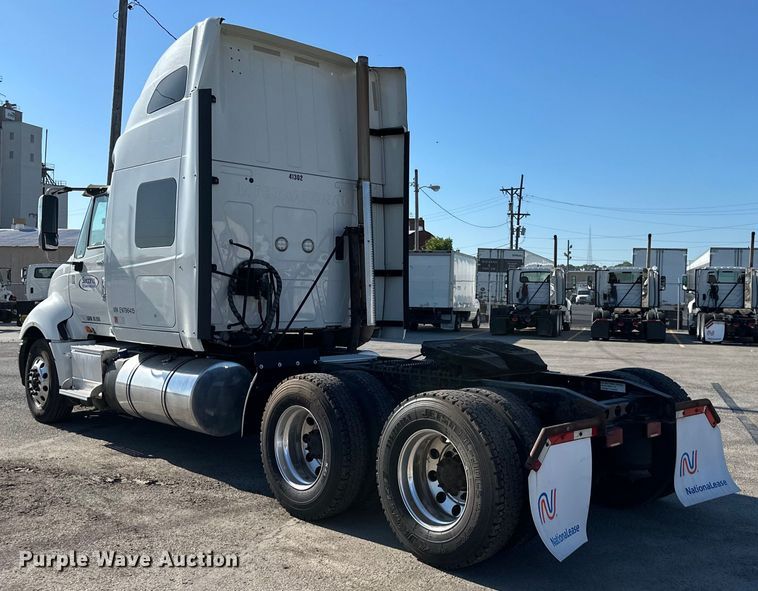 image for item EJ6894 2014 International  ProStar Plus 122 semi truck