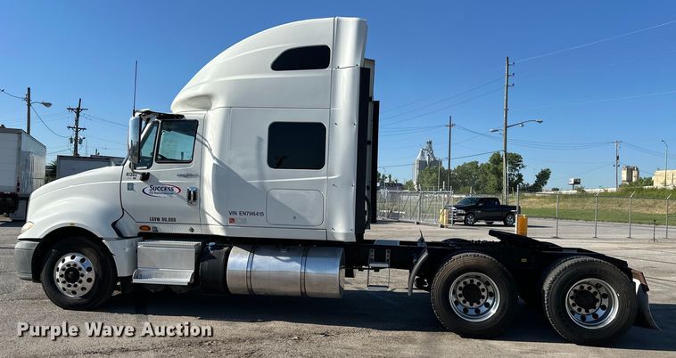 image for item EJ6894 2014 International  ProStar Plus 122 semi truck