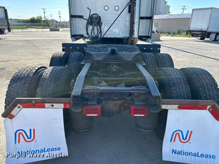 image for item EJ6894 2014 International  ProStar Plus 122 semi truck